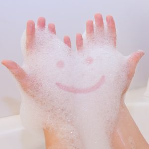 Spalarea mainilor este prima masura pentru evitarea infectarii cu coronavirus.