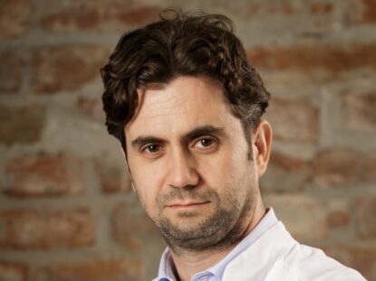 Dr. Andreas Vythoulkas, Genesis,