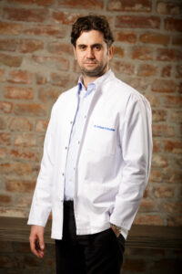 Dr. Andreas Vythoulkas, Genesis,